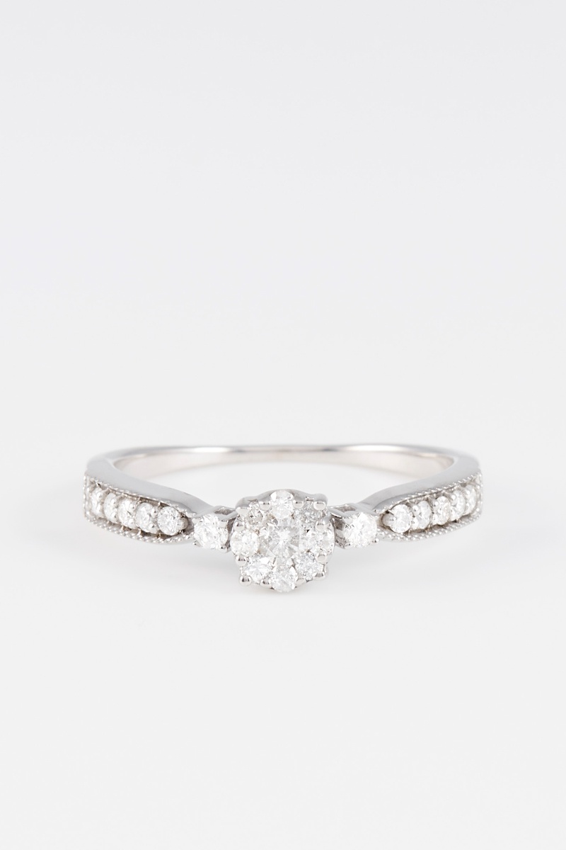 Bague Or blanc et diamants synthétiques