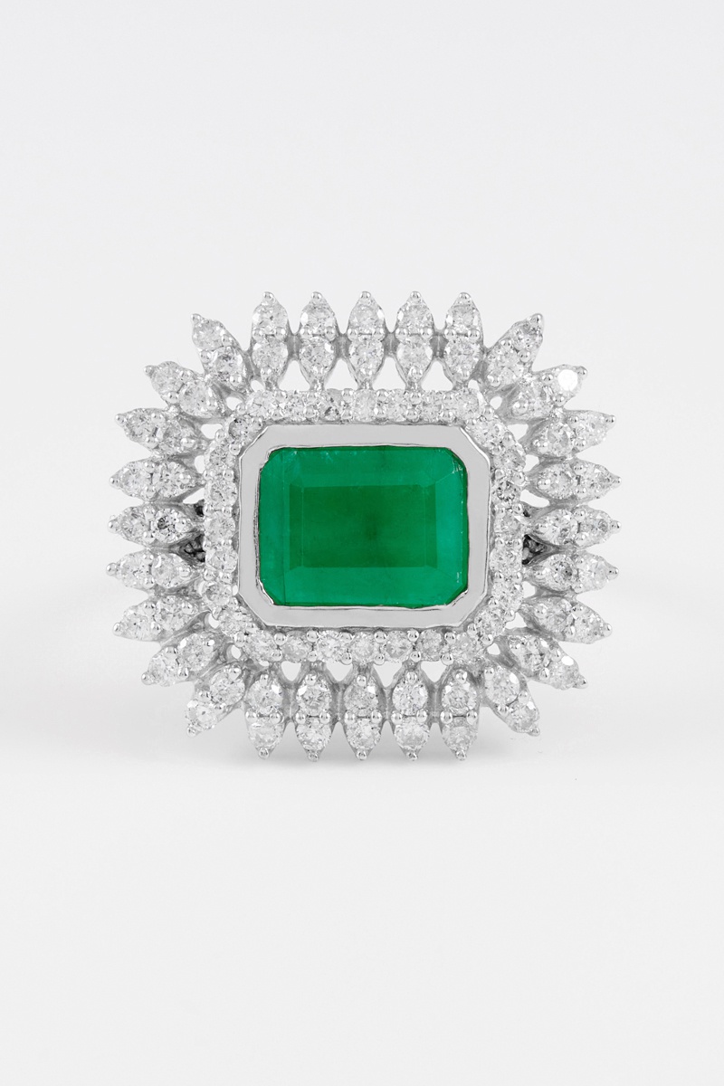 Bague Or jaune, diamants et émeraude