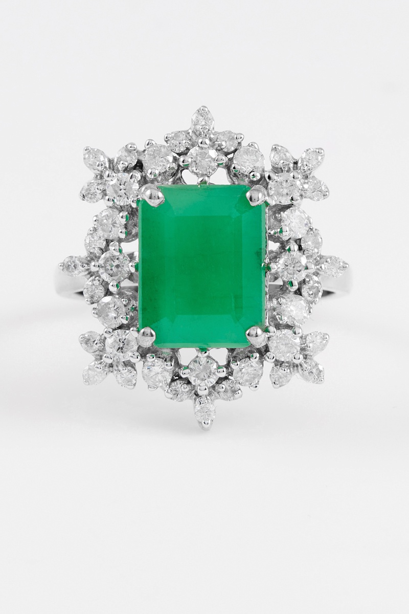 Bague Or jaune, diamants et émeraude