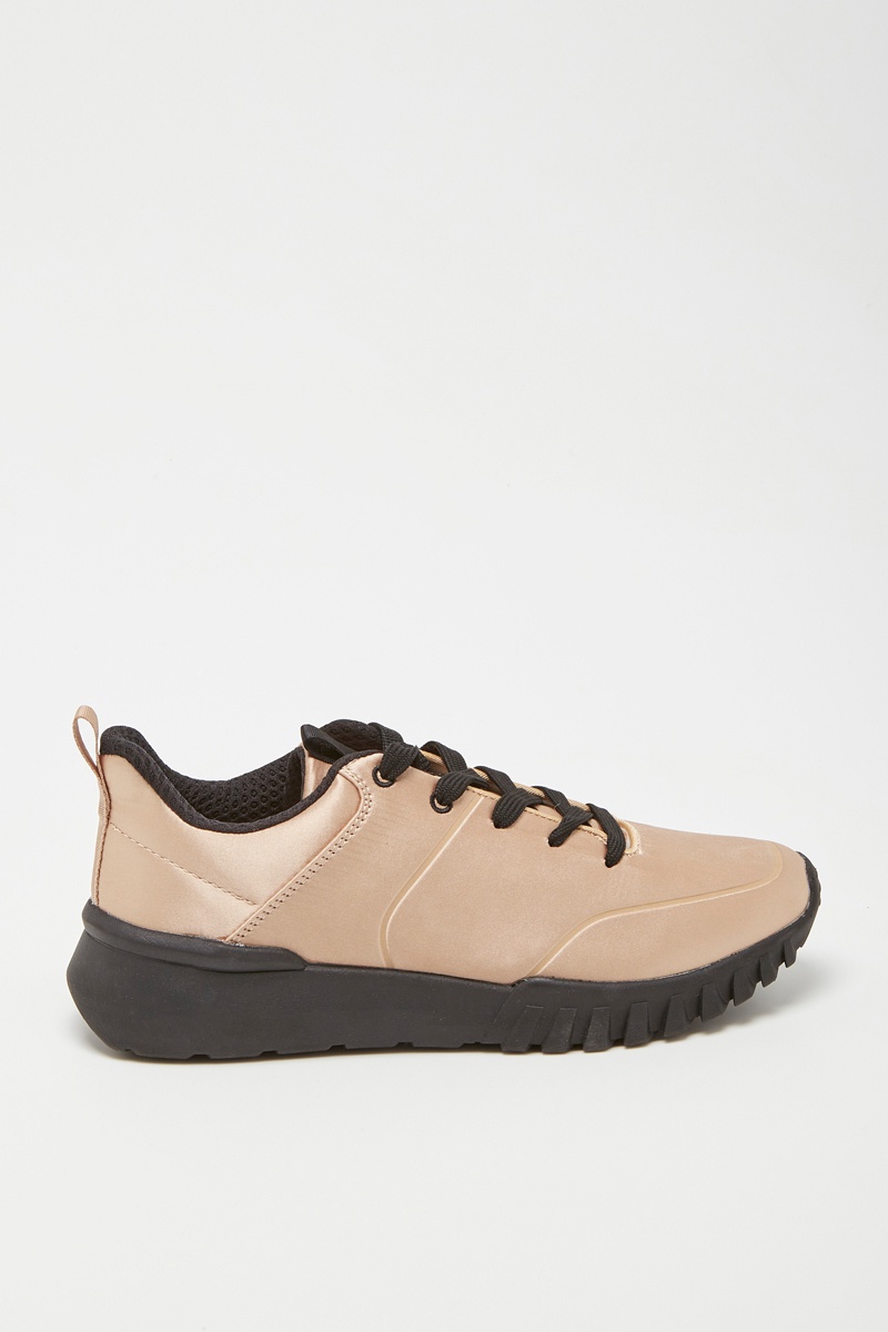 Baskets Doré et noir