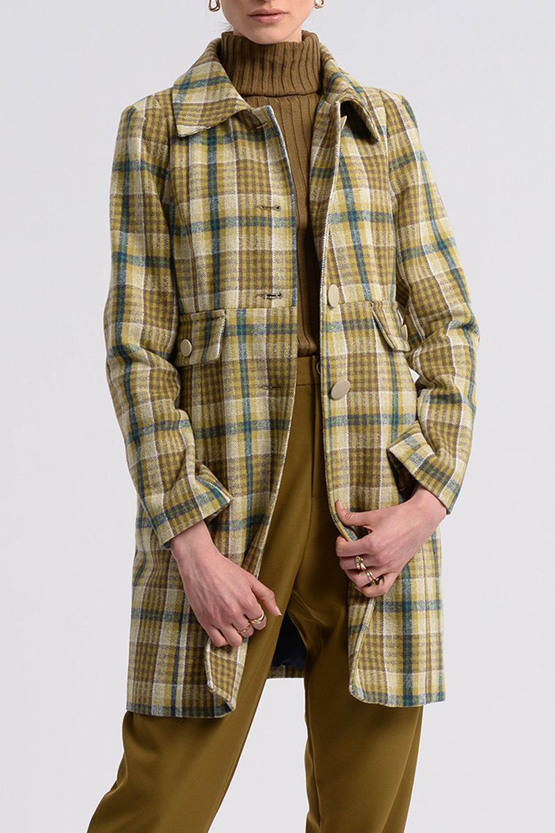 Manteau Jaune - Molly Bracken