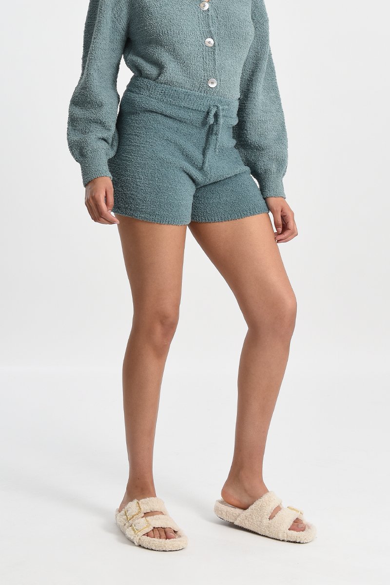 Short Vert - Molly Bracken