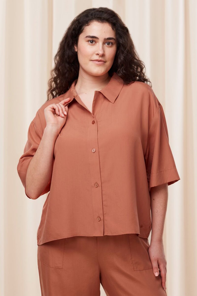 Chemisier Boyfriend MyWear Boxy Camel