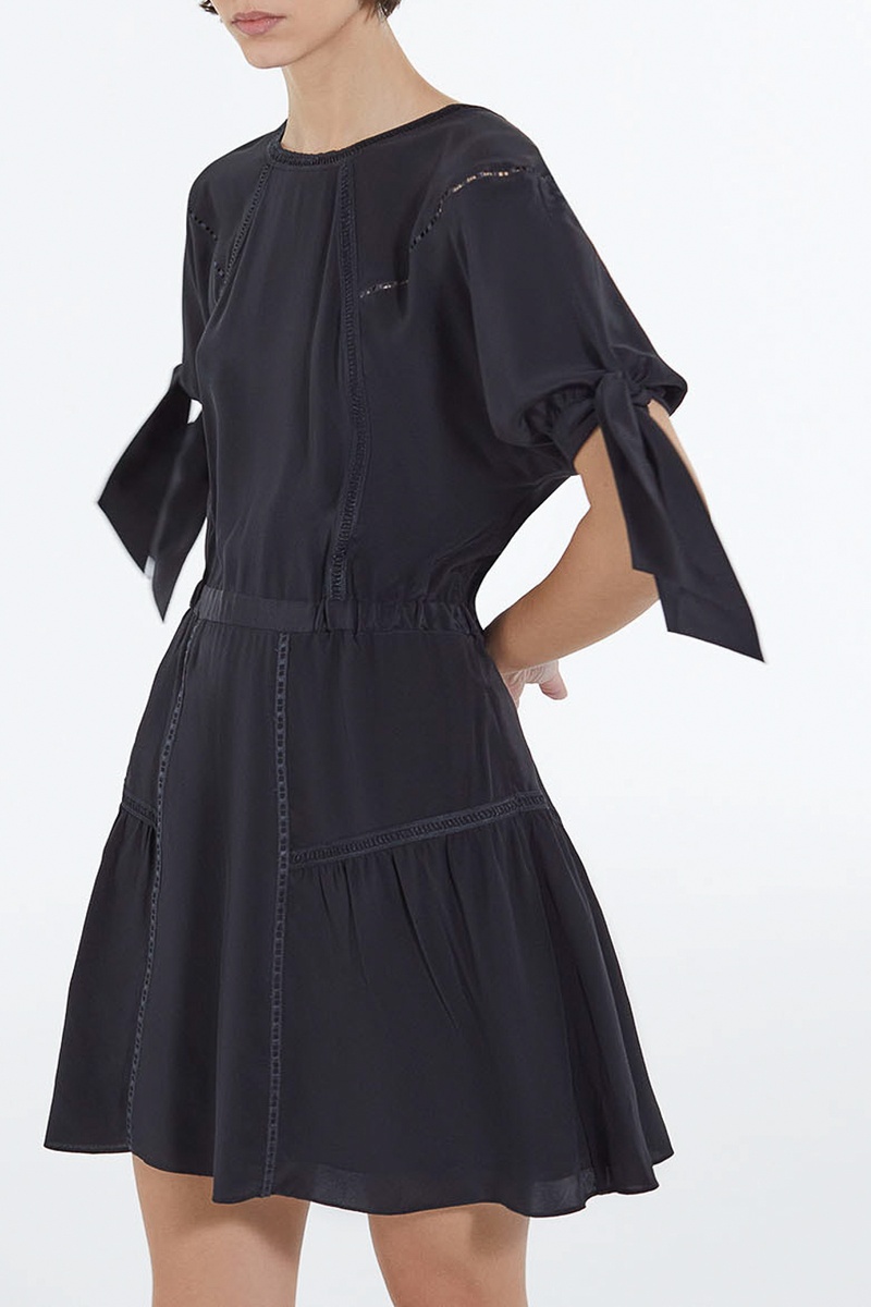 Robe patineuse en soie - Noir