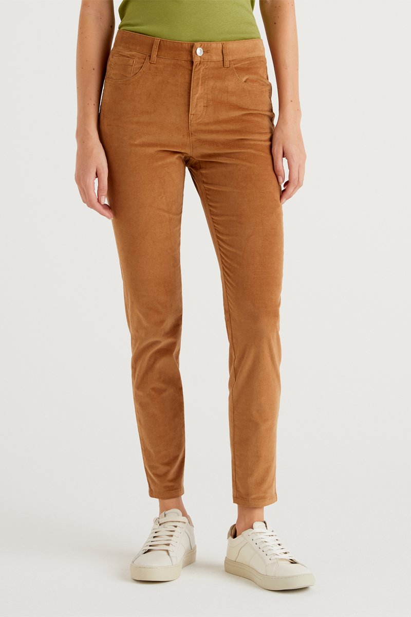 Pantalon slim en velours Camel